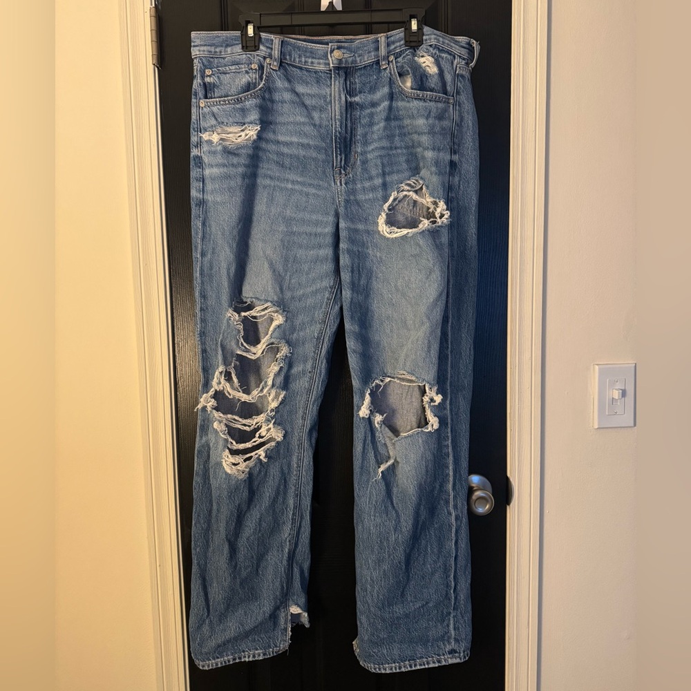 American Eagle High Rise Baggy Jeans
